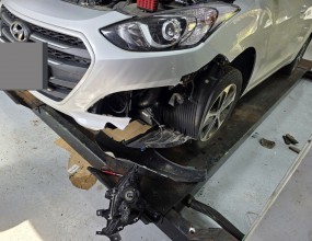 원주 부분도색 고객만족 1위!부분도색 입고시 당일 입고 & 당일 출고 가능한 국산/수입 전차종 자동차판금도색 전문,원주 고려모터스입니다. ​ 합리적인 가격 당일 접수/출고 보험 수리(자차) & 렌트카 대여 서비스 최신 열처리 부스 시설 보유 